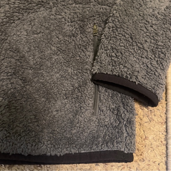 Patagonia R3 Style shag shirt - Picture 2 of 3